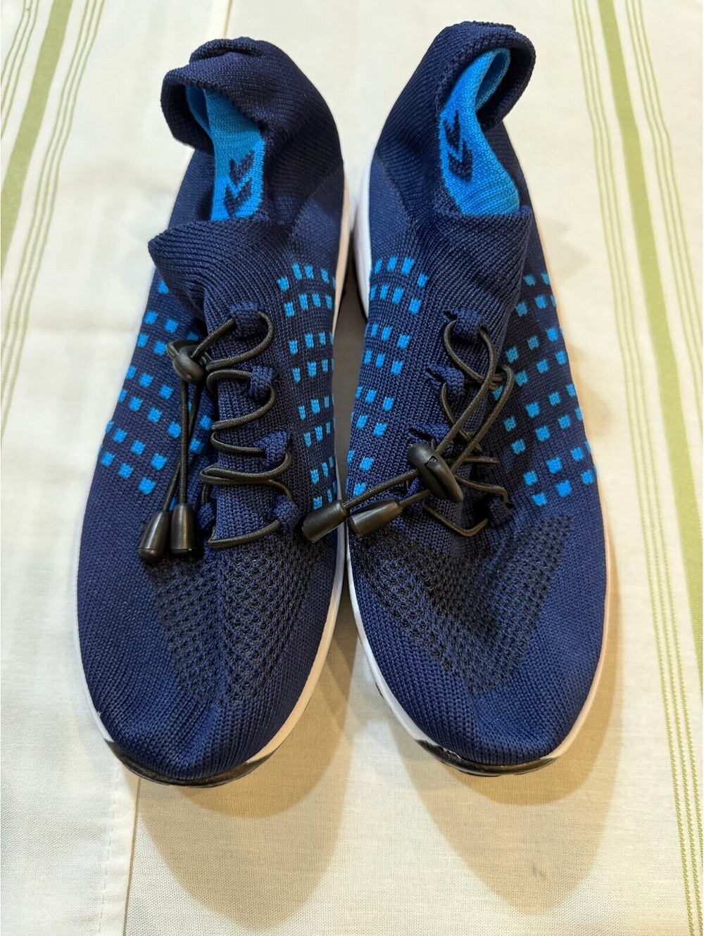 Navy Blue Lightweight Knit Athletic Shoes with Blue Accents